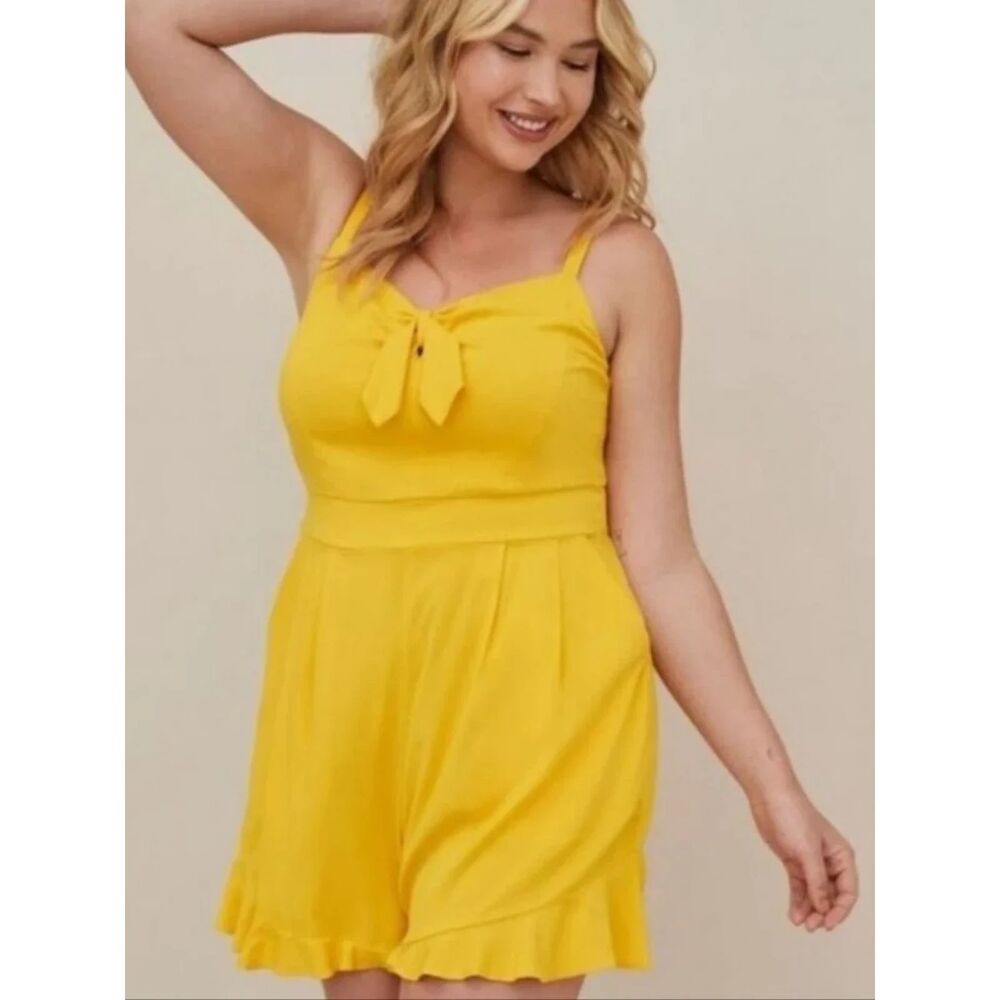 Torrid Challis Tie-Front Romper 2/2X 18-20 Daffodil Yellow Smocked NWT